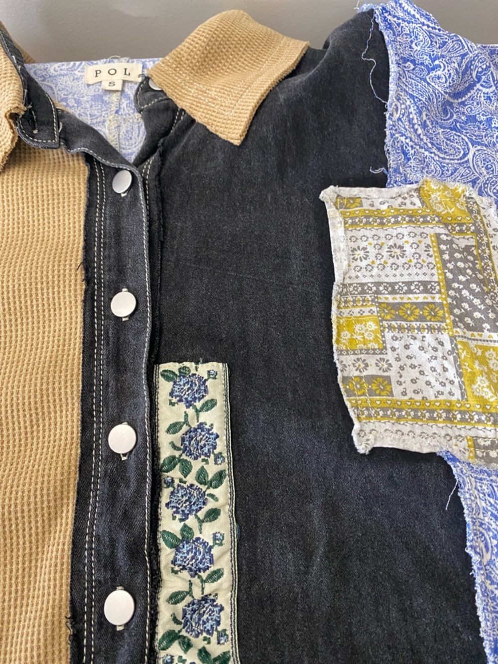 POL Paisley Floral Patchwork Oversized Crop Button-Front Shirt Size Small - Picture 14 of 14